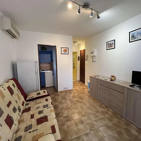Confort, Petit Prix, Proche - 2 Pers, Parking Prive, - Fr-1-701-13 Apartment